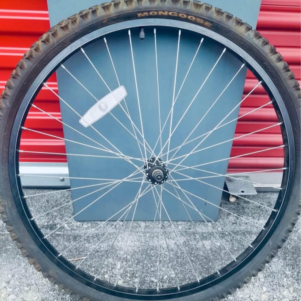 Mongoose tire, tube and rim   26×2.125